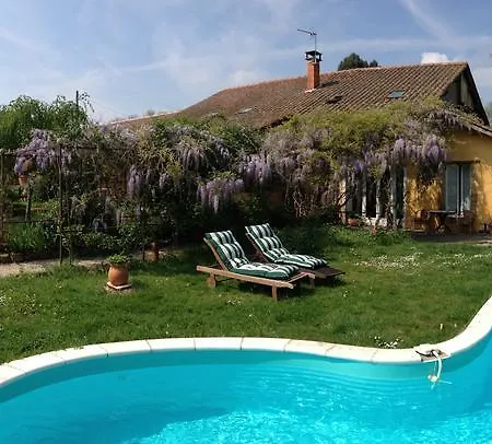 Domaine à Marmande Bed & Breakfast 4*