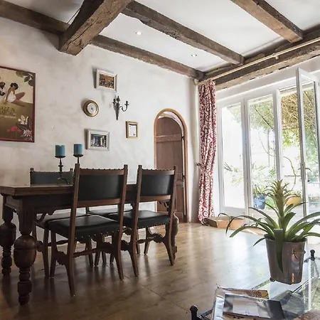 Domaine A Marmande Bed & Breakfast