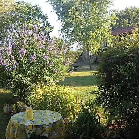 Domaine A Marmande Bed & Breakfast