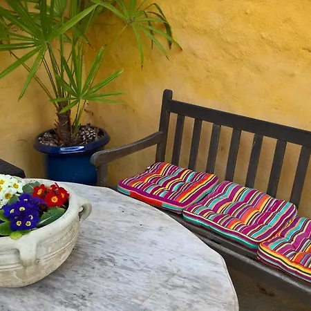 Oda ve Kahvaltı Domaine A Marmande