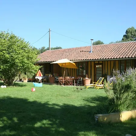 Domaine A Marmande Bed and Breakfast 4*
